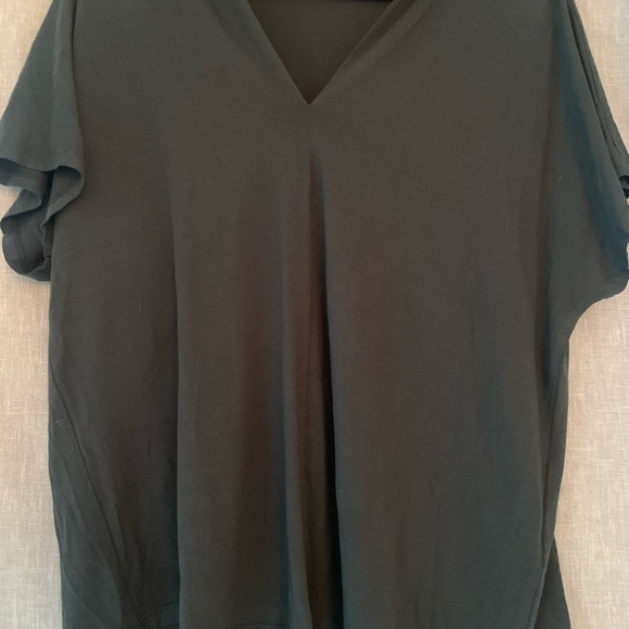 Solid V-Neck Top with Extended Sleeves NEW with Tags - Picture 3 of 4